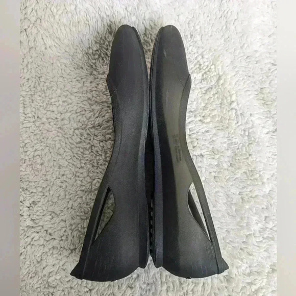 CROCS Flat ballet pointes toe shoes size 6 Women in Good used condition! - Picture 5 of 9